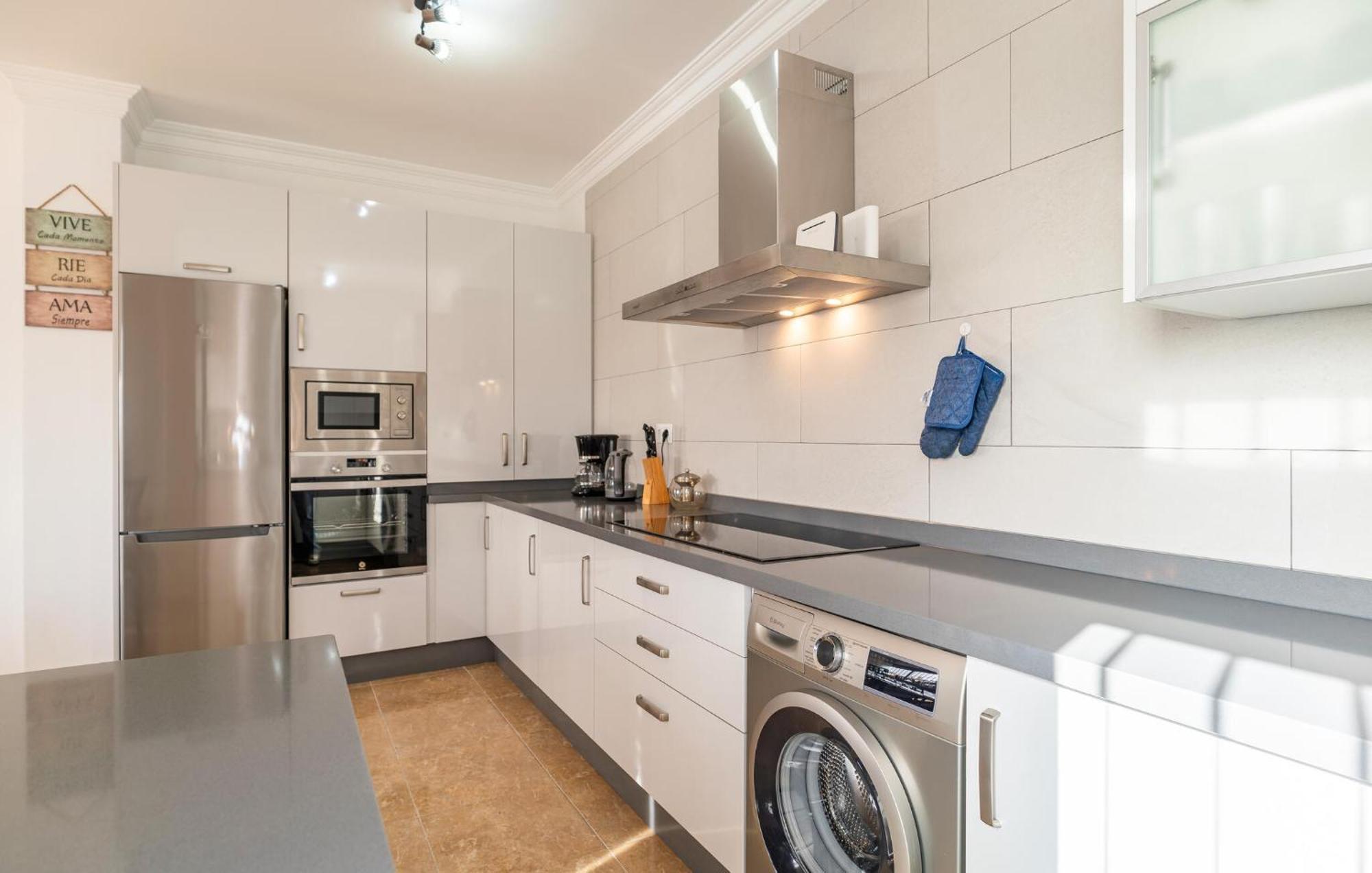 Lovely Home In Benalmadena With Kitchen Extérieur photo
