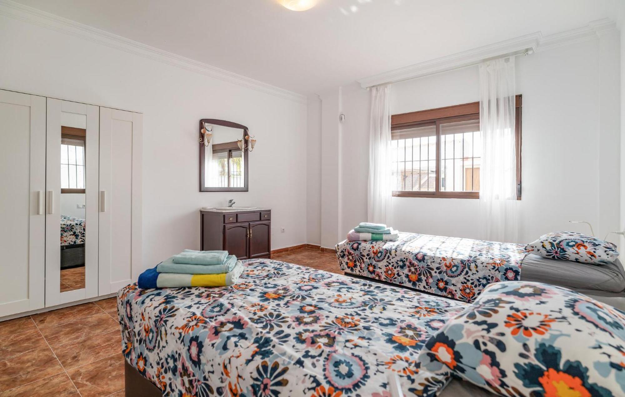 Lovely Home In Benalmadena With Kitchen Extérieur photo